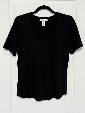 NWOT White House Black Market Black V-Neck Short Sleeve Tee